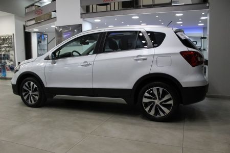 SUZUKI S CROSS